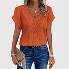 Blusa feminina malha rendada decote redondo mangas curtas