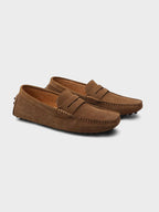 Mocassins camurça slip-on em couro com costuras artesanais