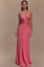 Vestido maxi mulher halter costas nuas com detalhe de renda na cintura