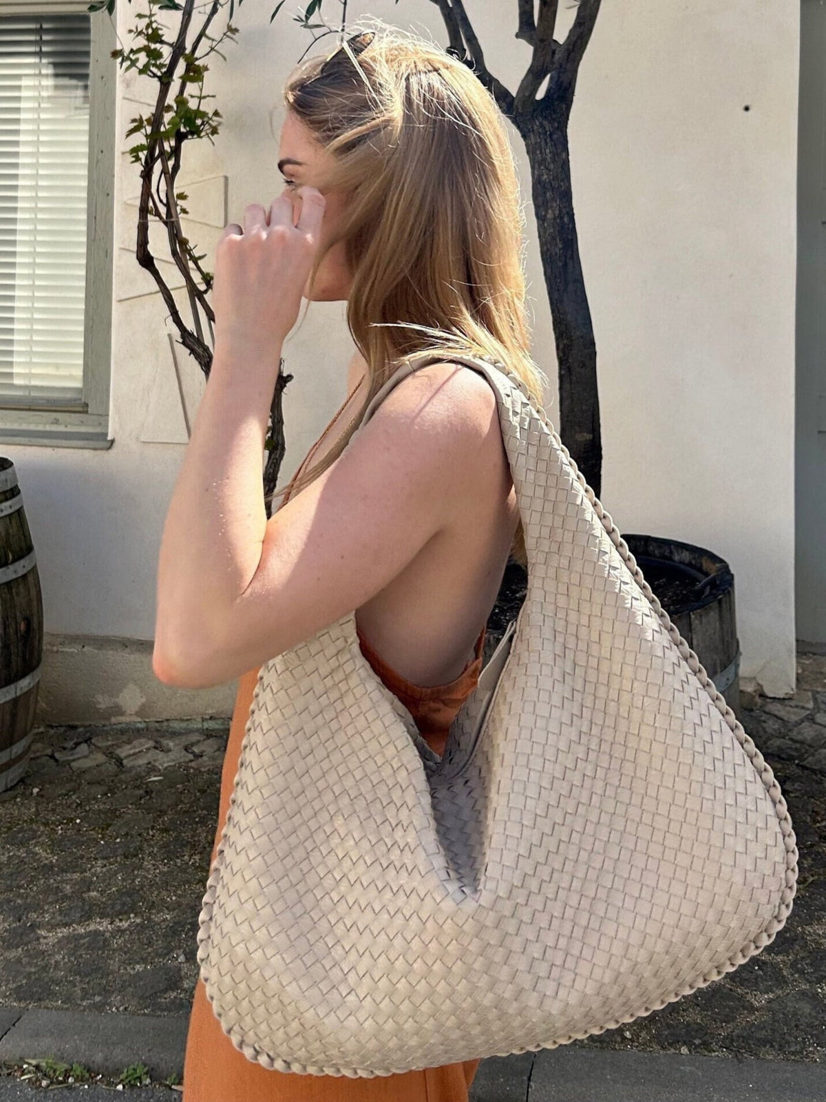 Tote bag mulher espaçosa com alças resistentes e compartimentos organizados