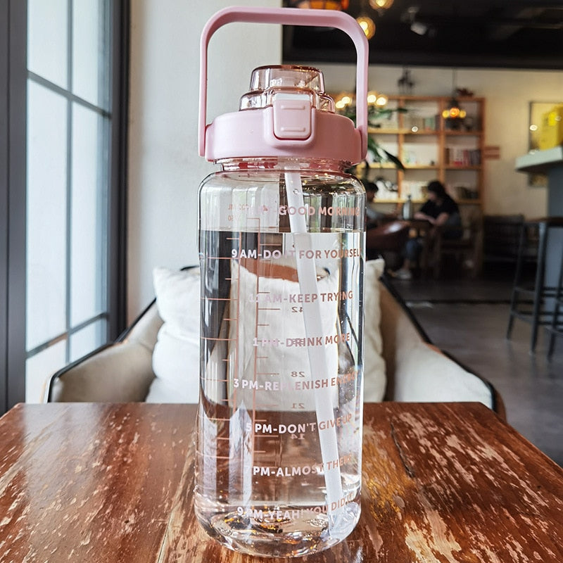Garrafa de água 2L com marcações de tempo motivacionais e plástico ecológico semi-transparente