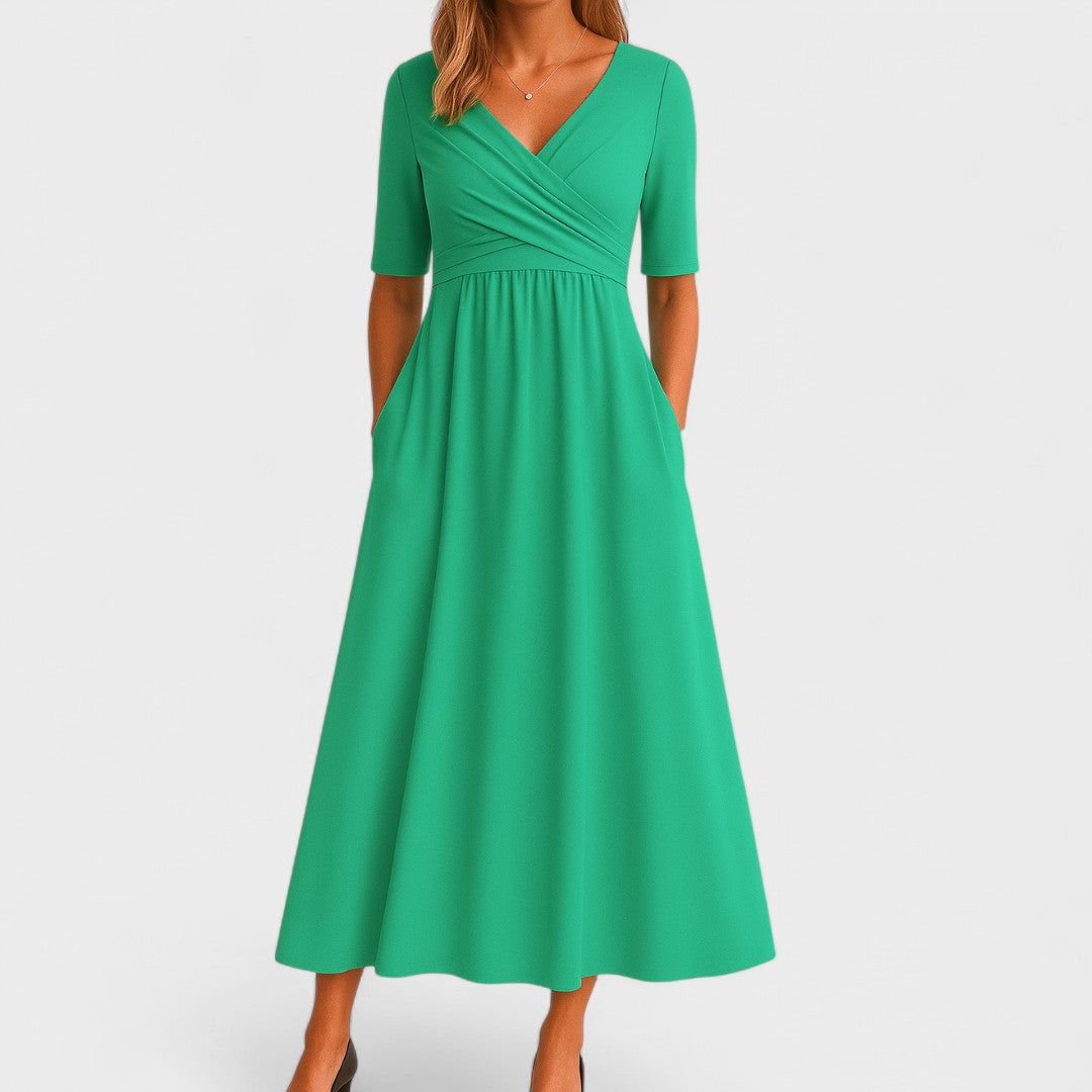 Vestido midi feminino decote V franzido com bolsos laterais e saia evasê