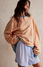 Camisola oversized às riscas com gola redonda e mangas compridas