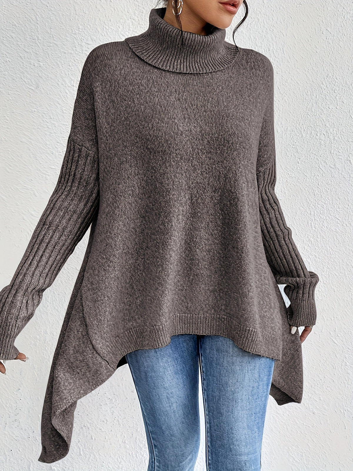 Camisola tricot mulher gola alta com drapeado assimétrico em malha macia