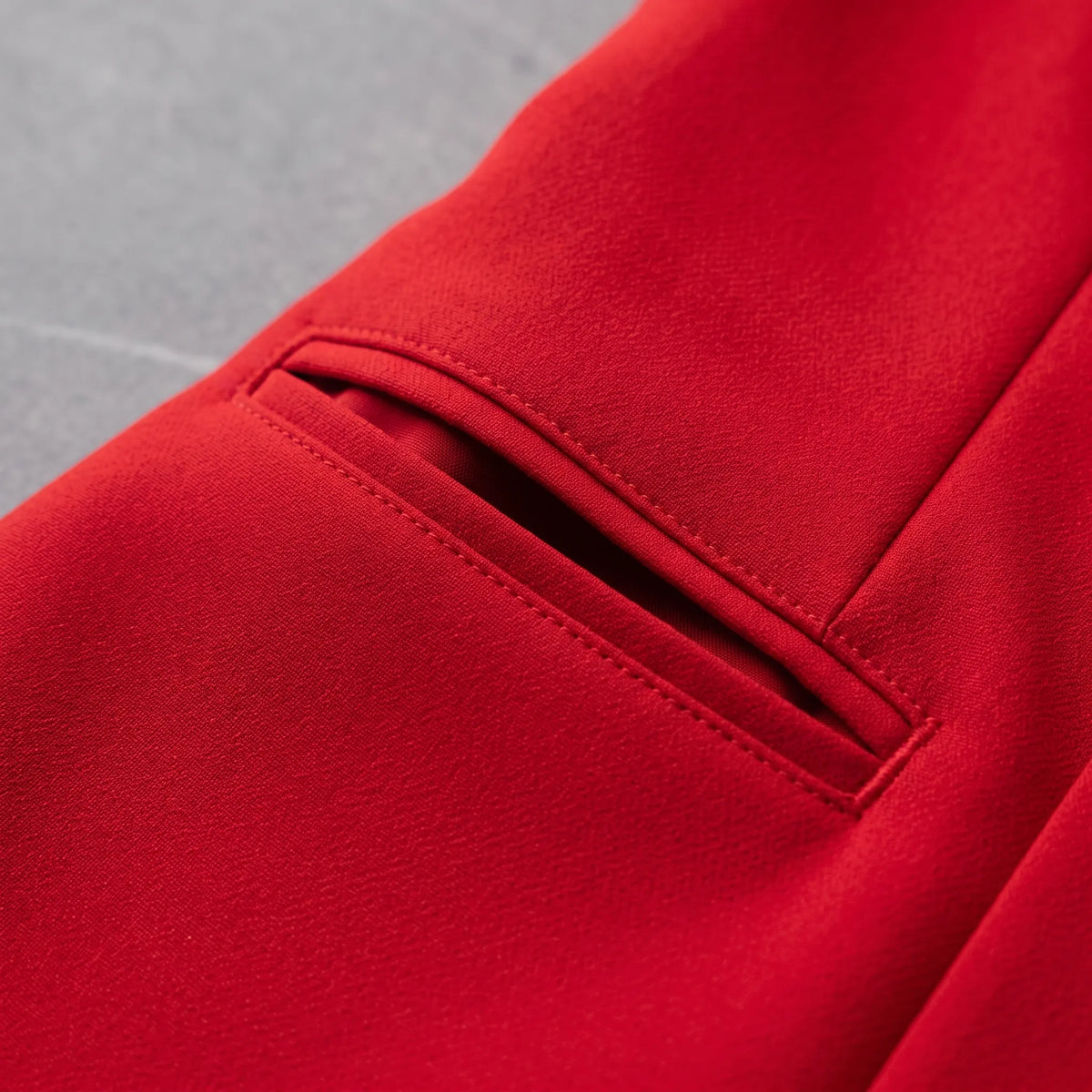 Fato de calças feminino conjunto 2 peças com cinto ajustável e decote em V