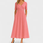 Vestido midi feminino decote V franzido com bolsos laterais e saia evasê