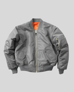 Bomber jacket clássica mulher comprimento anca com acabamentos canelados