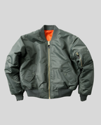 Bomber jacket clássica mulher comprimento anca com acabamentos canelados