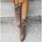 Botins slouch femininos com punho dobrável e salto bloco baixo