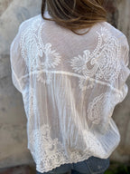 Blusa feminina de renda bordada branca elegante e respirável