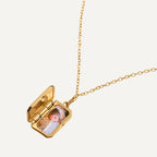 Colar medalhão com pedra de nascimento acabamento dourado e prateado porta-foto