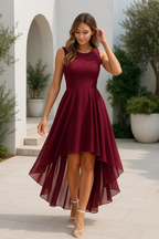 Vestido feminino sem mangas versátil em tecido fluido e suave