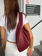 Tote bag mulher espaçosa com alças resistentes e compartimentos organizados