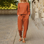 Conjunto feminino duas peças blusa manga longa gola redonda e calça relaxada
