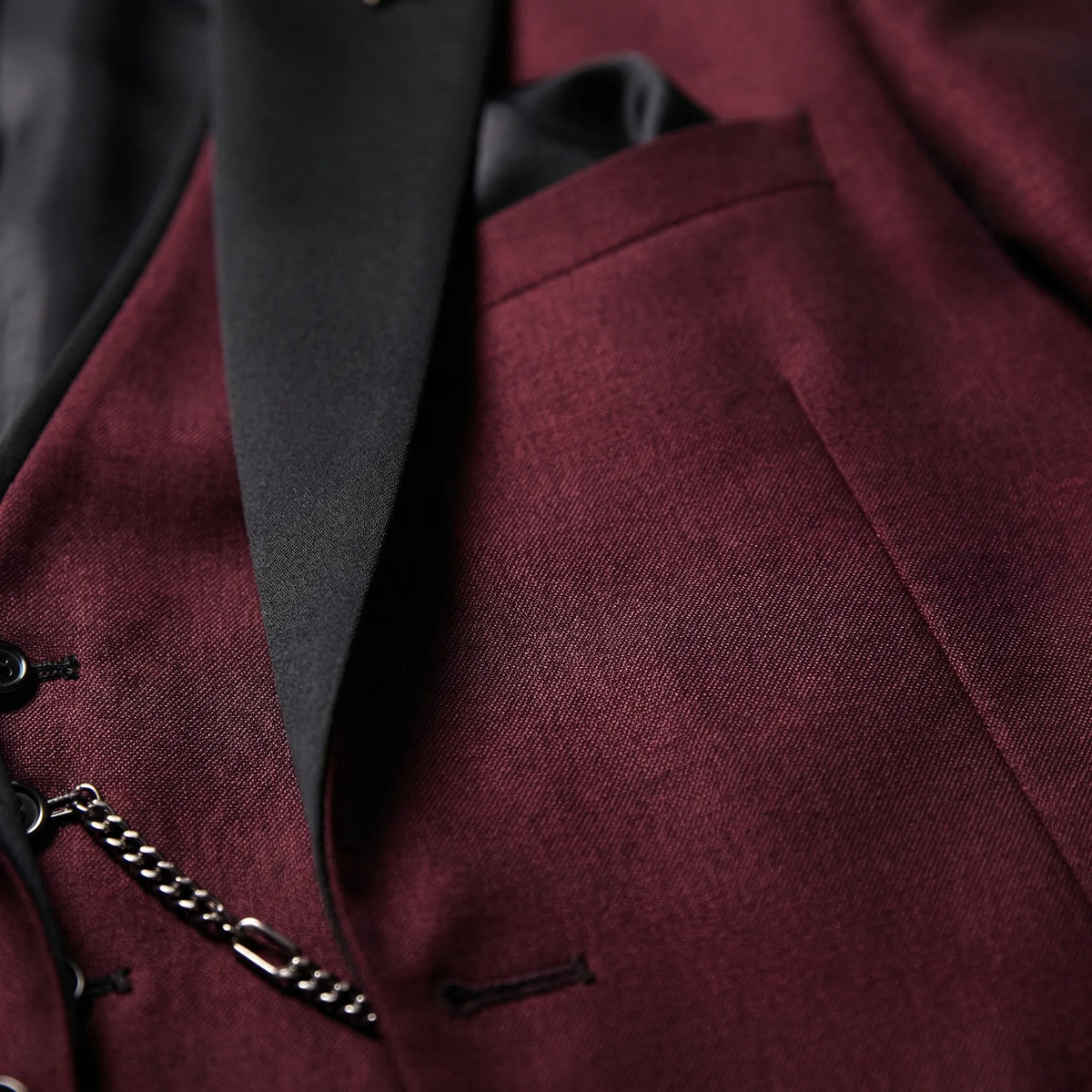 Fato slim fit formal masculino 3 peças com lapelas contrastantes a preto, elegante e moderno