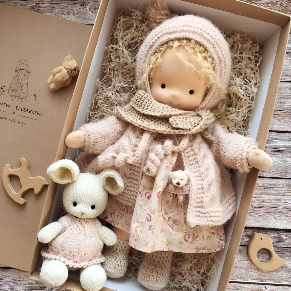 Boneca Waldorf artesanal em algodão e lã natural, suave, para bebés e crianças a partir dos 2 anos
