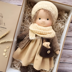 Boneca Waldorf artesanal em algodão e lã natural, suave, para bebés e crianças a partir dos 2 anos