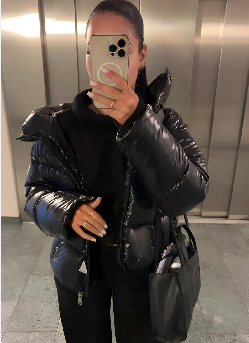 Casaco puffer slim fit feminino de inverno com acabamento brilhante