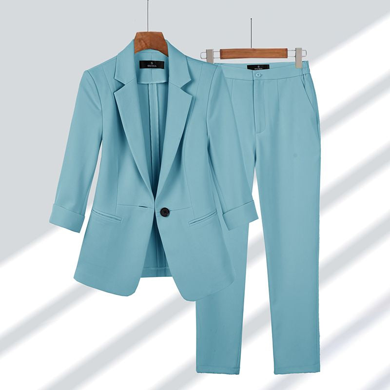 Fato feminino de 2 peças com blazer e calça, elegante e confortável para escritório