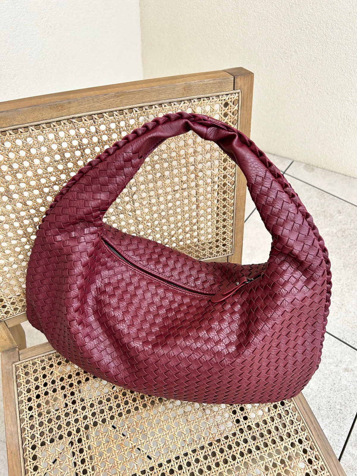 Tote bag mulher espaçosa com alças resistentes e compartimentos organizados