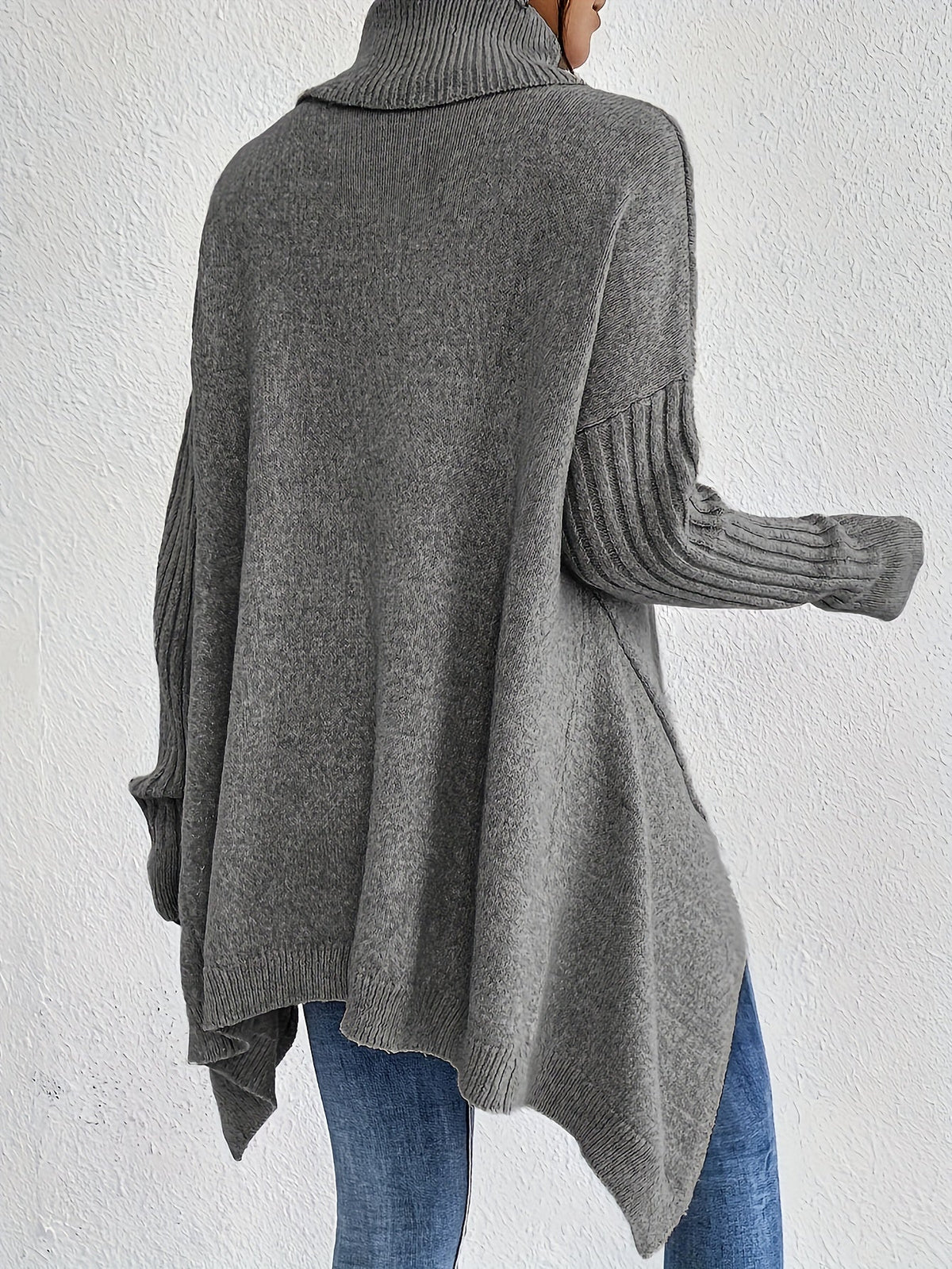 Camisola tricot mulher gola alta com drapeado assimétrico em malha macia