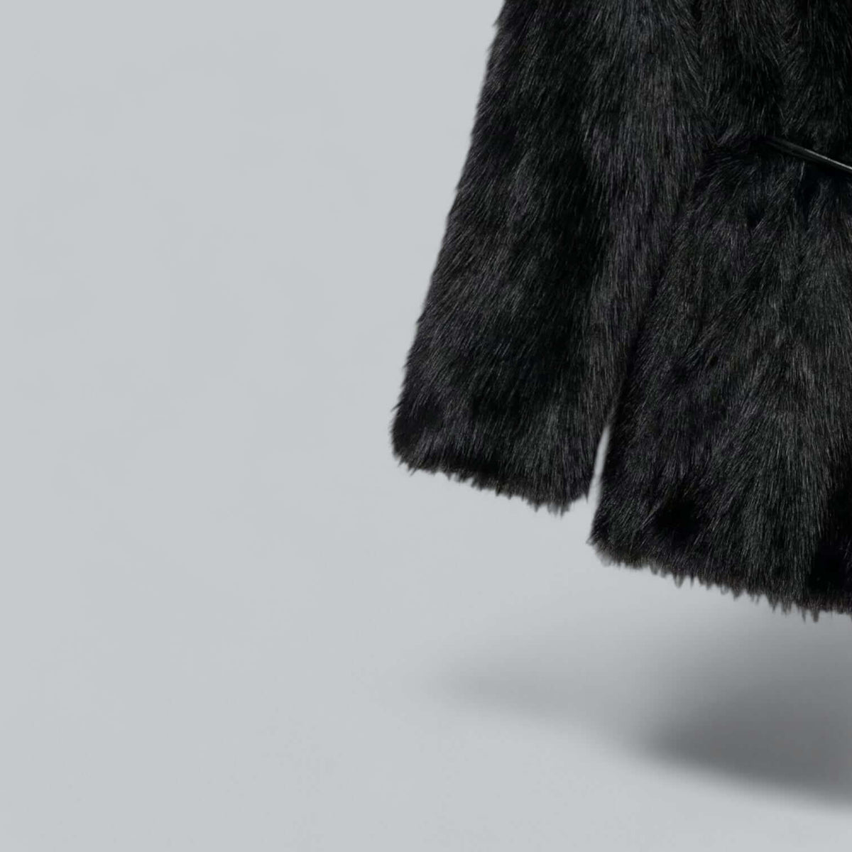 Casaco midi feminino com cinto, corte elegante para o inverno