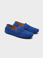 Mocassins camurça slip-on em couro com costuras artesanais