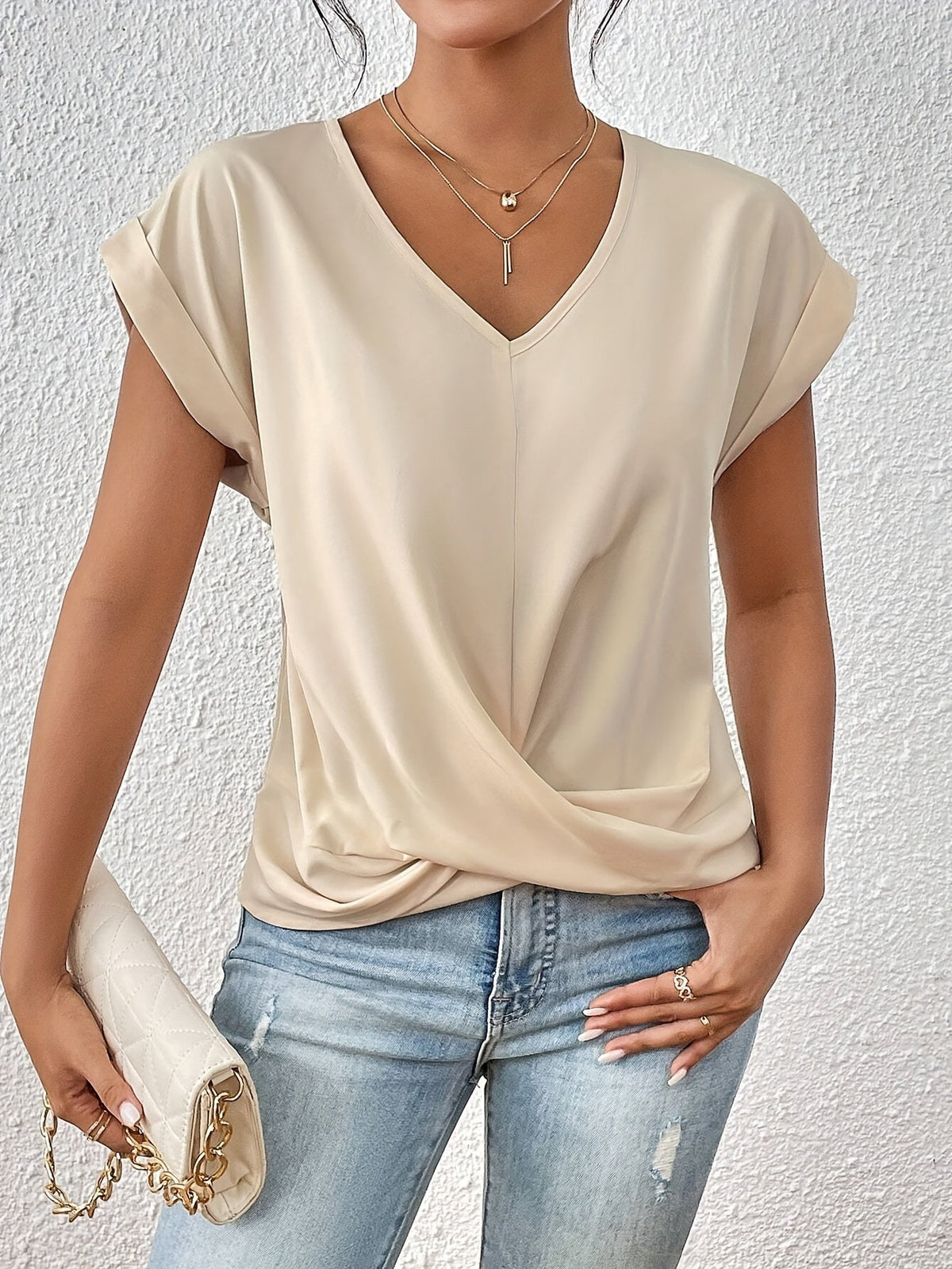 Camiseta feminina manga curta decote coração com leve elasticidade