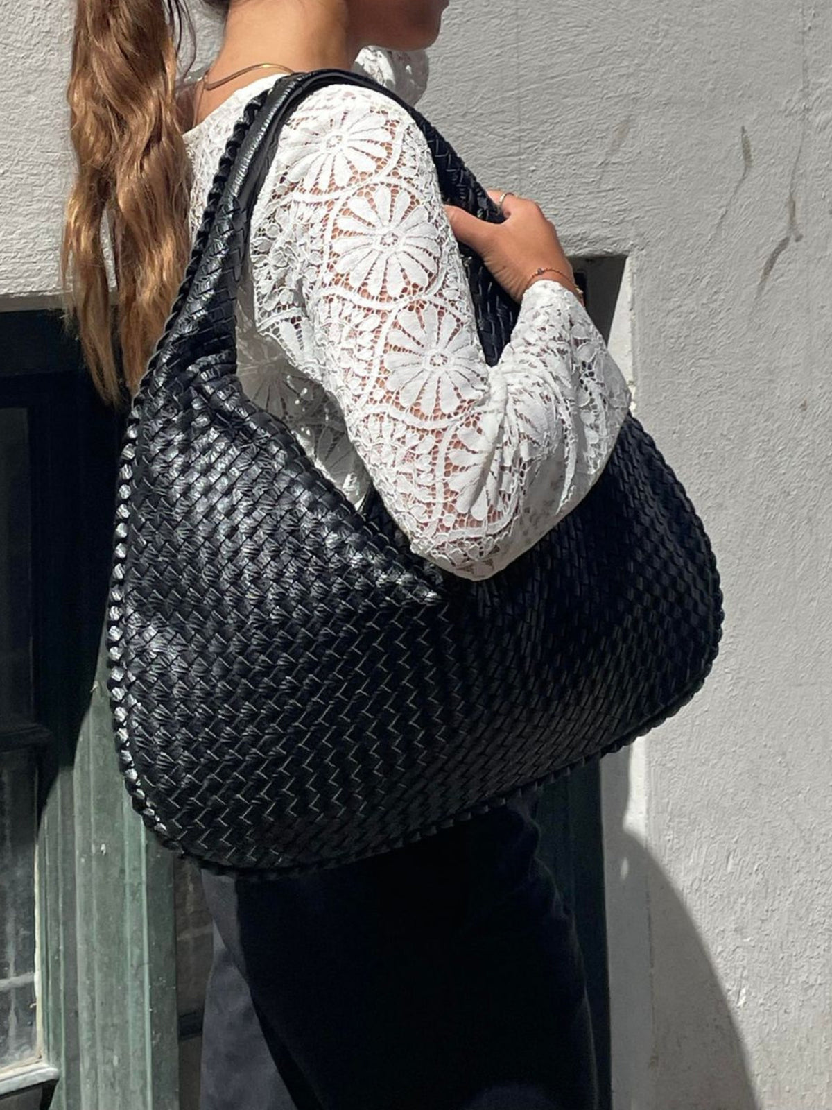 Tote bag mulher espaçosa com alças resistentes e compartimentos organizados