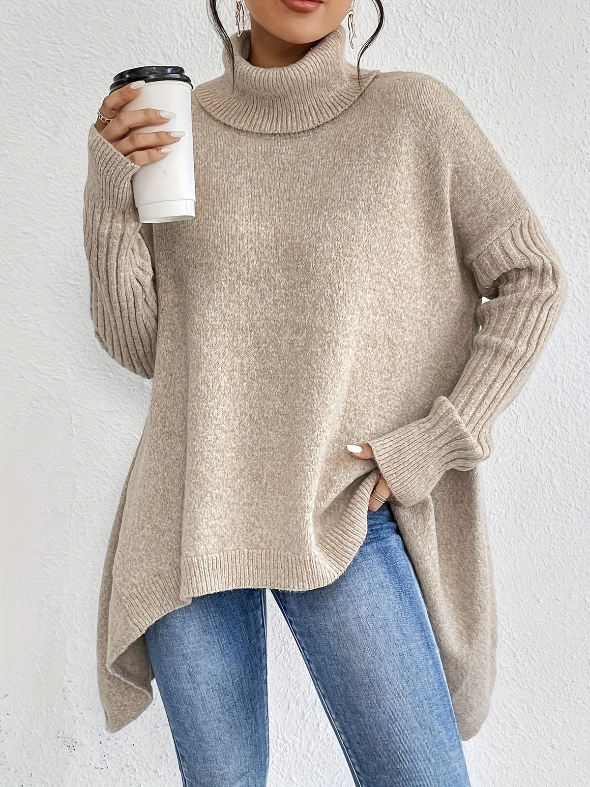 Camisola tricot mulher gola alta com drapeado assimétrico em malha macia