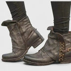 Botins de tornozelo com fivela estilo vintage e textura envelhecida