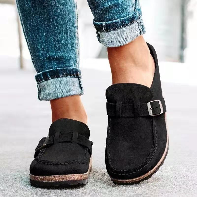 Mules ortopédicas femininas de camurça com sola plataforma e fivela ajustável