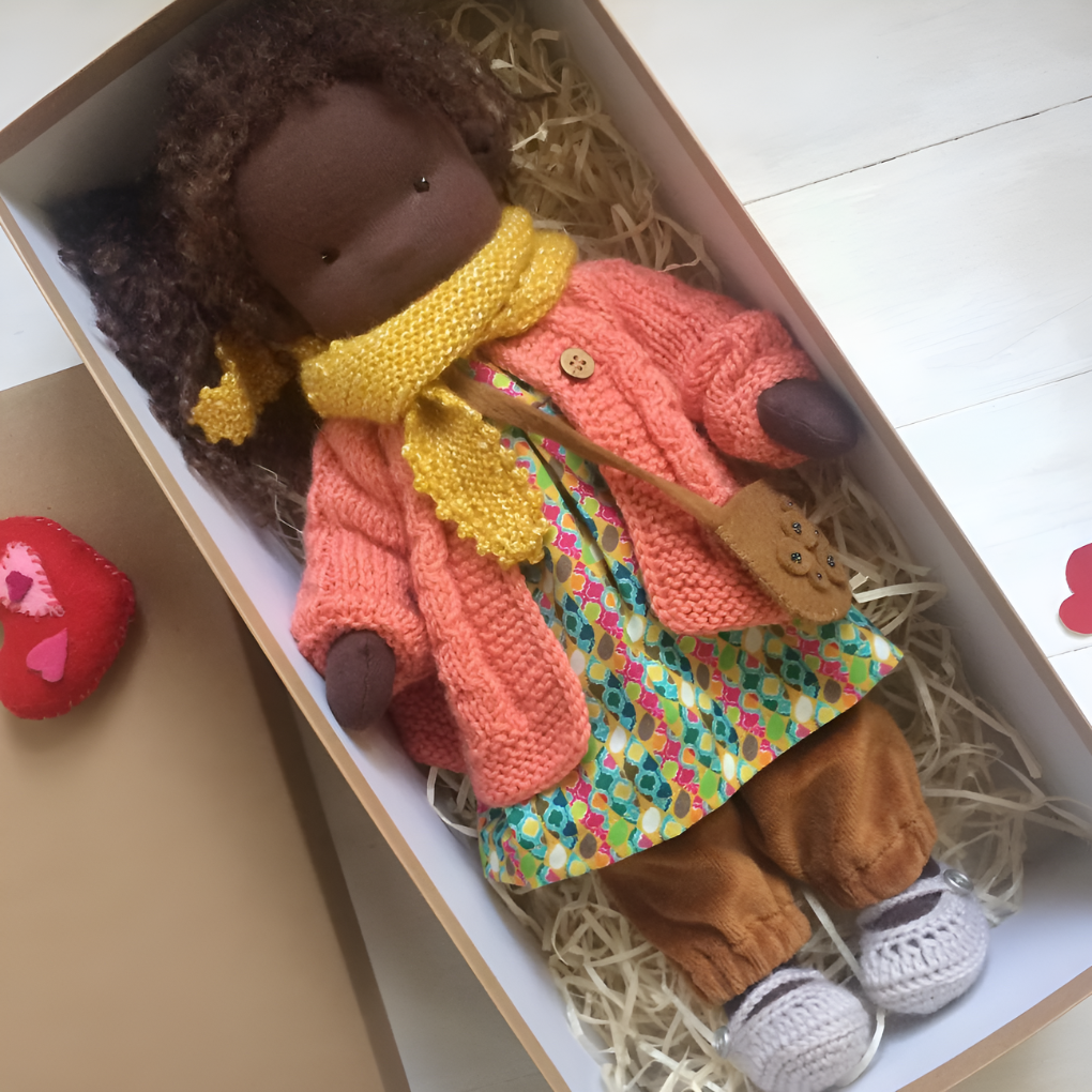 Boneca Waldorf artesanal em algodão e lã natural, suave, para bebés e crianças a partir dos 2 anos