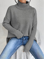 Camisola tricot mulher gola alta com drapeado assimétrico em malha macia