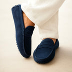 Mocassins camurça slip-on em couro com costuras artesanais