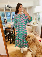 Vestido maxi boho feminino estampado geométrico com decote V e corte fluido