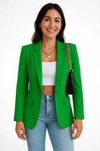 Blazer feminino estruturado com botão único e lapela, corte alfaiatado