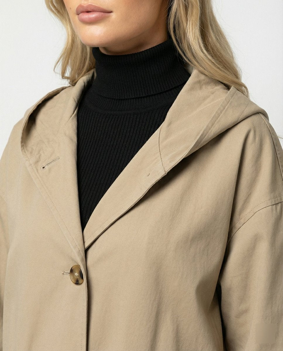 Gabardine impermeável com capuz longa para mulher, corte elegante