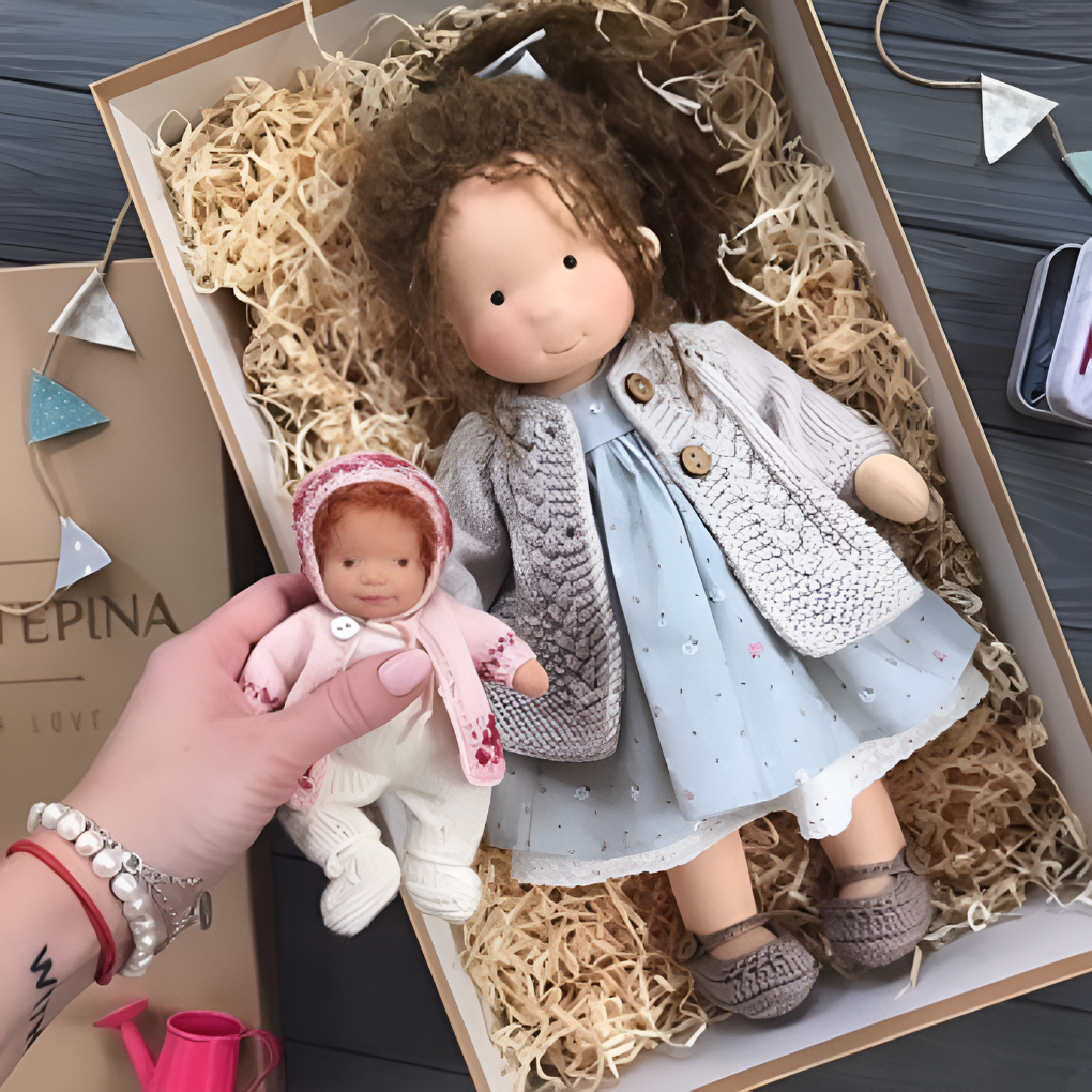 Boneca Waldorf artesanal em algodão e lã natural, suave, para bebés e crianças a partir dos 2 anos