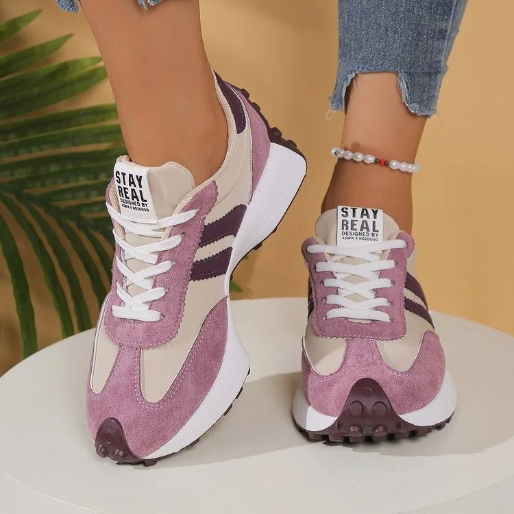 Sneakers plataforma chunky retro mulher com atacadores e detalhes contrastantes