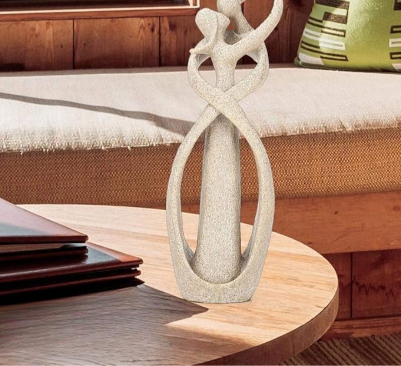 Escultura abstrata de casal em abraço, figura decorativa presente único atemporal