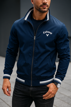 Bomber jacket masculina leve com zíper e acabamentos contrastantes