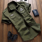 Camisa masculina manga curta com botões e bolsos cargo
