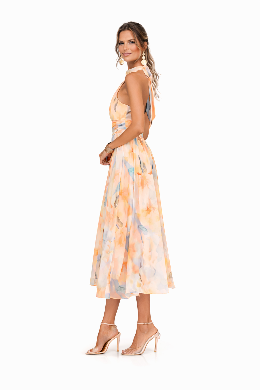 Maxi vestido floral halter mulher com costas abertas e silhueta fluida