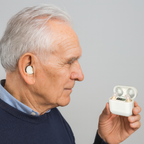 Aparelho auditivo invisível recarregável compacto intra-auricular branco