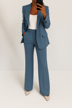 Conjunto feminino blazer e calça social corte clássico moderno