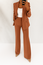 Conjunto feminino blazer e calça social corte clássico moderno