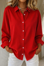 Camisa feminina minimalista folgada com botões disponível em vários tamanhos