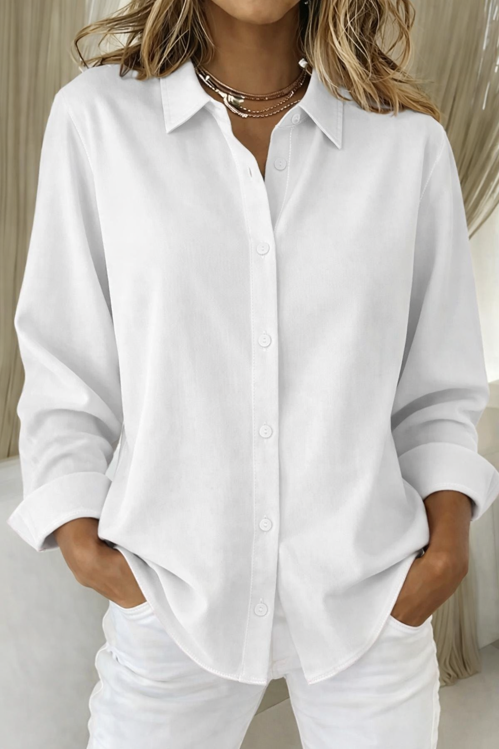 Camisa feminina minimalista folgada com botões disponível em vários tamanhos