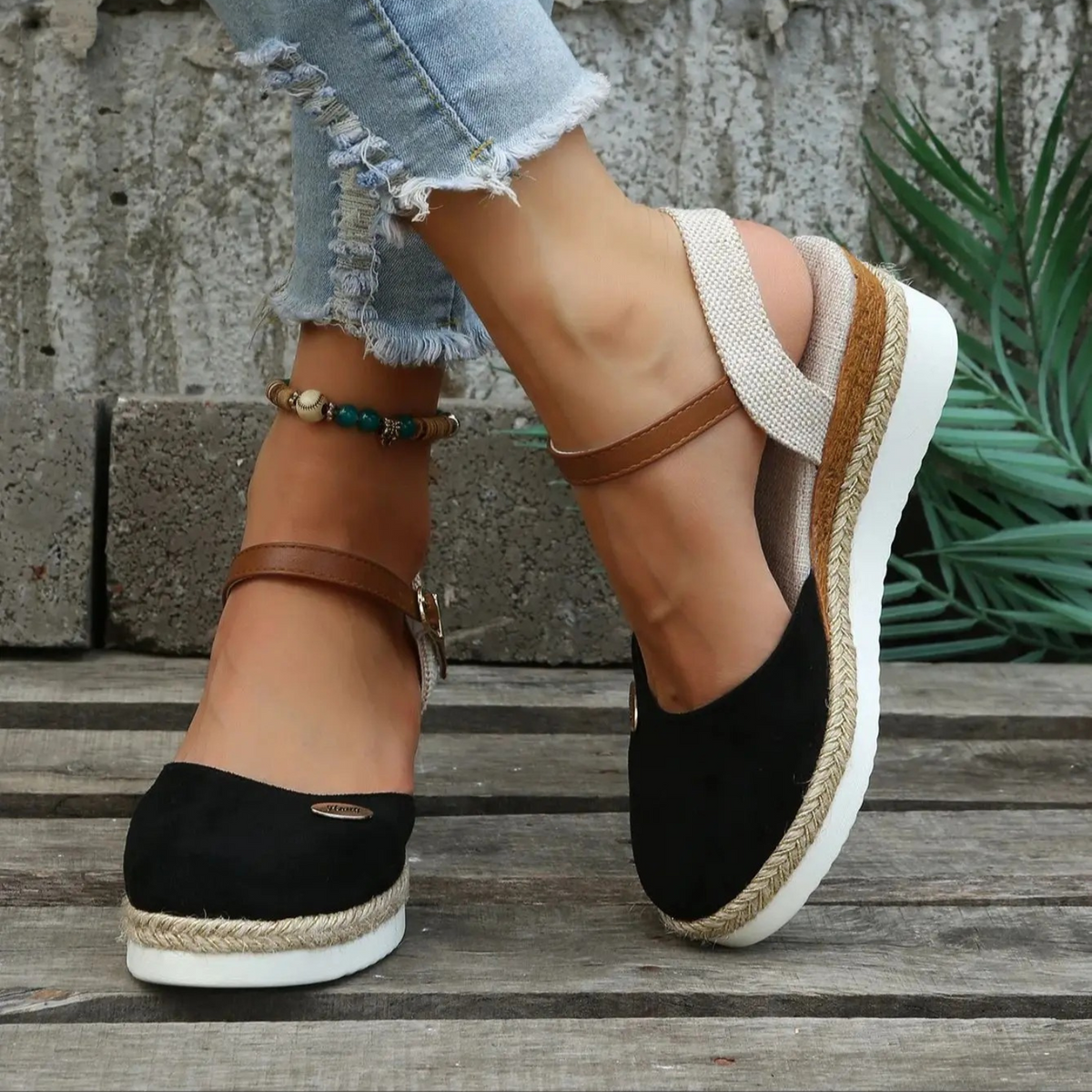 Sandálias espadrille anabela bico fechado slingback femininas com fivela ajustável